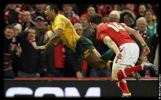 Wales Australia Kurtley Beale try